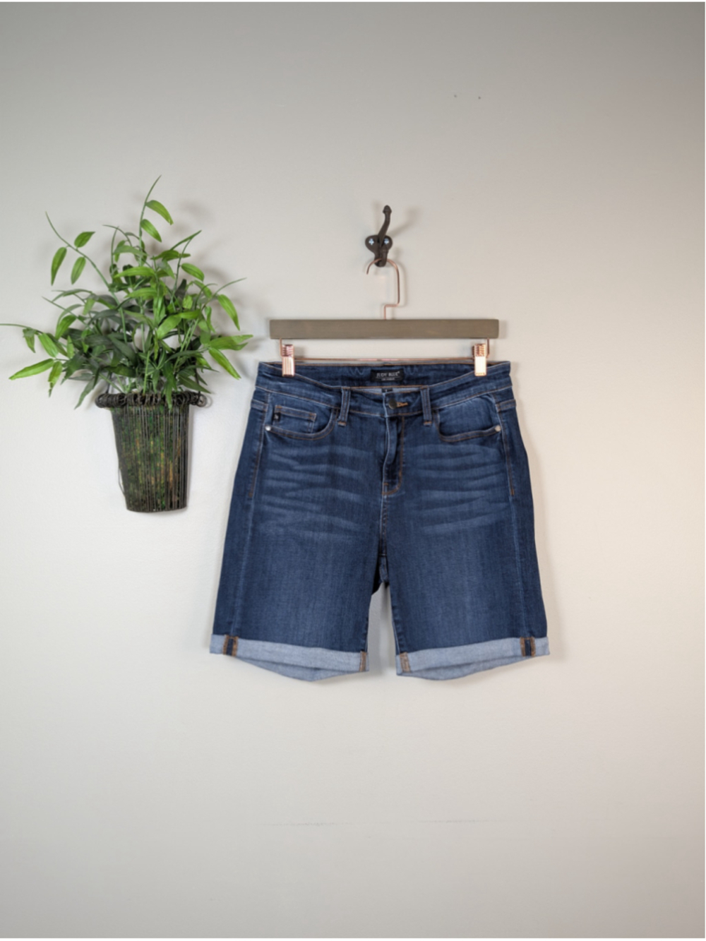Judy Blue L Bermuda Jean Shorts Super Stretch Mid Rise Cuffed Medium Wash Denim